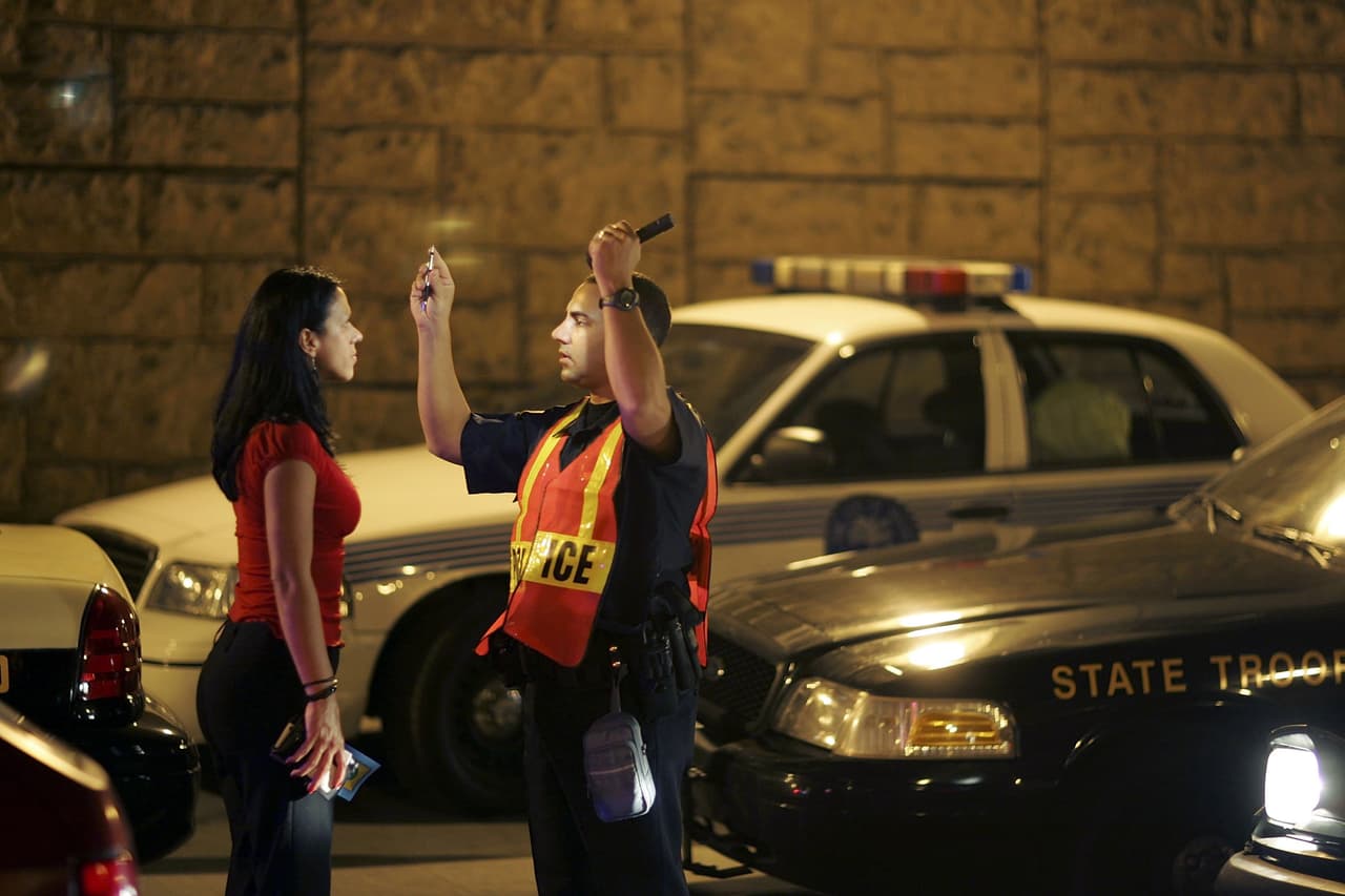 En Estados Unidos, a pesar de que por varios meses muchos de los bares permanecieron cerrados y el flujo vehicular se redujo considerablemente debido al confinamiento, algunos estados como Colorado, Florida y Pensilvania reportaron un aumento en los casos de DUI.