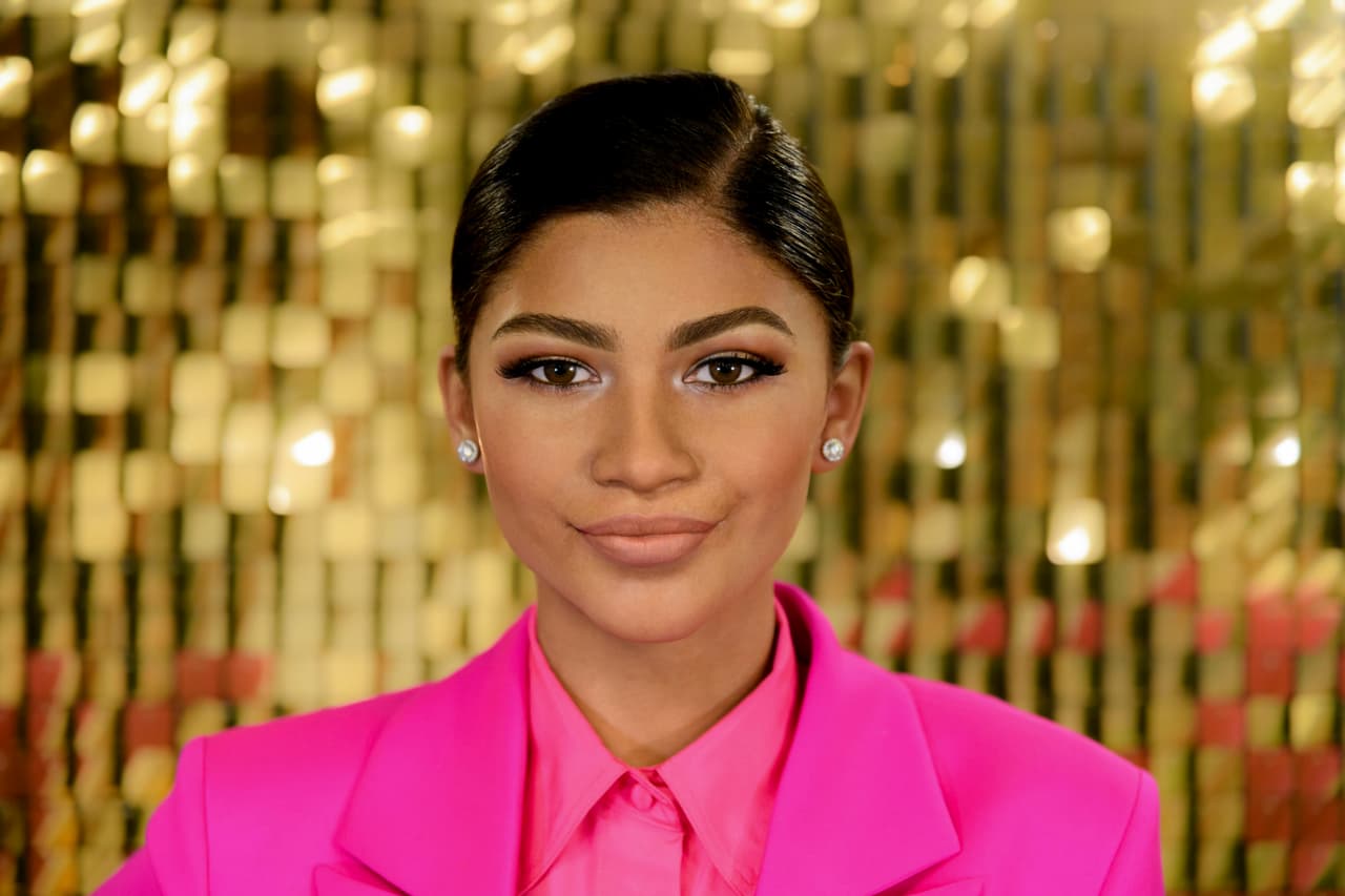 "Gente, ya no se enojen porque la figura de cera de Zendaya luce más como Kylie Jenner. Hay que admitir que ella es tan hermosa que no puede emularse así de fácil. Hicieron lo mejor que pudieron, pero Zendaya es sublimemente étera", comentó un seguidor de la actriz.