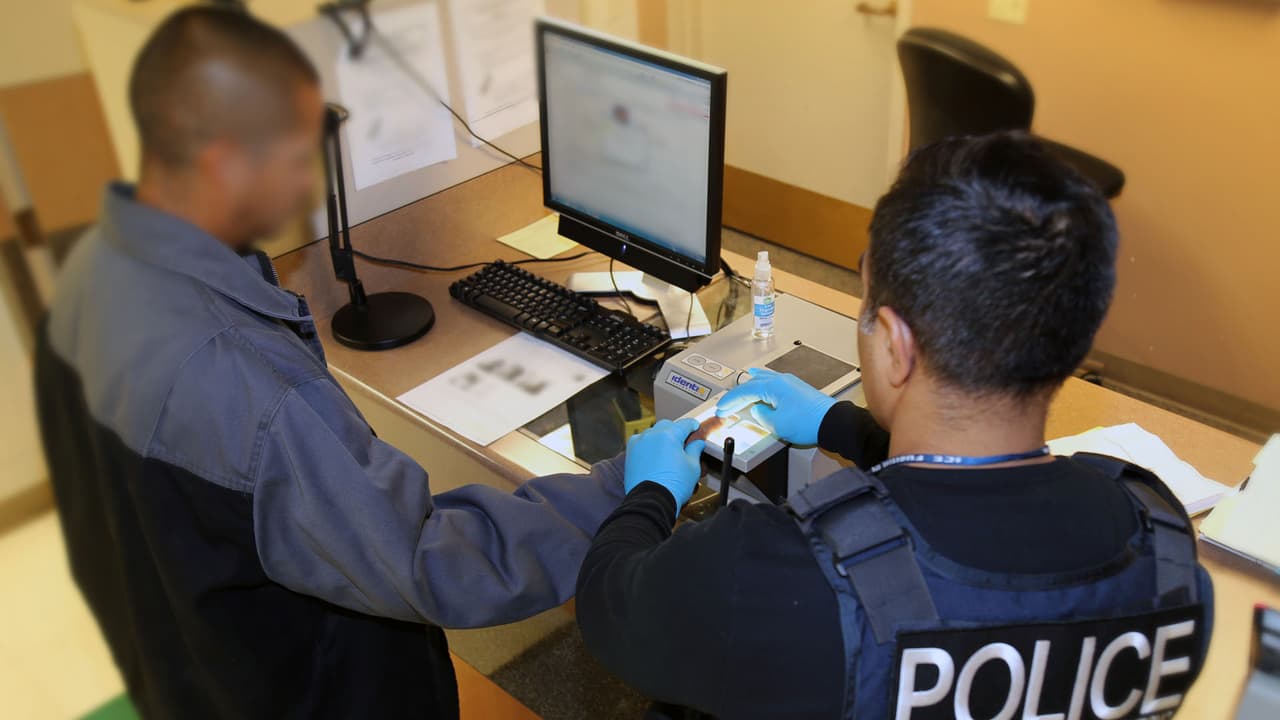 En Georgia, según los opositores al programa, los miembros de la comunidad latina son particularmente vulnerables al terminar deportados por infracciones de tránsito menores.