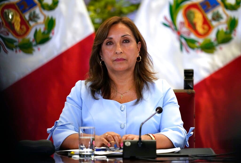 Perú retira a su embajador en México luego de que AMLO llamara “espuria” a la presidenta Boluarte