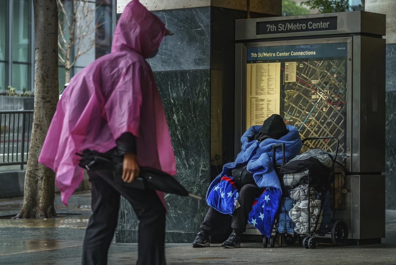 Miles de personas viven en las calles de California.