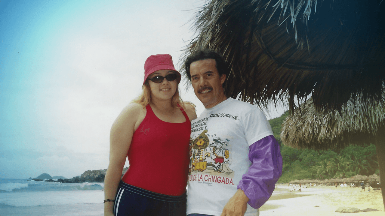 Cuando Pedro Rivera llegó a Estados Unidos "tenía 60 centavos de dólar en la bolsa" cuenta Jenni Rivera en su autobiografía 'Inquebrantable'. Con veinte dólares prestados logró viajar de San Diego a Fresno, donde se dedicó a la pisca de frutas y realizó diferentes trabajos para ahorrar y traer a la familia que había dejado atrás: su esposa Rosa y dos hijos.