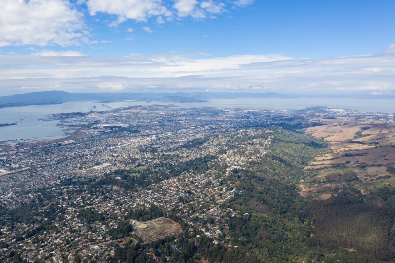 <h2 class="cms-H2-H2">7. El Cerrito, California</h2>
<br>
<br>💵 
<b>Salario mínimo por hora a partir del 1 de enero de 2023:</b> $17.35
<br>