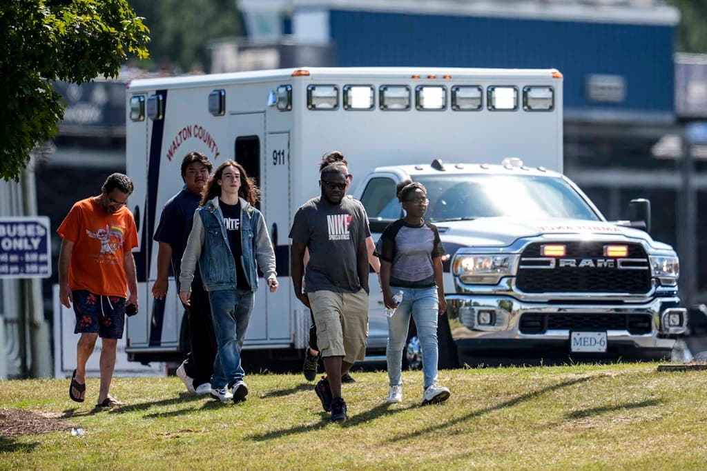 “Ella escucha gente gritando": publican llamadas al 911 que se hicieron durante el tiroteo en Apalachee High School