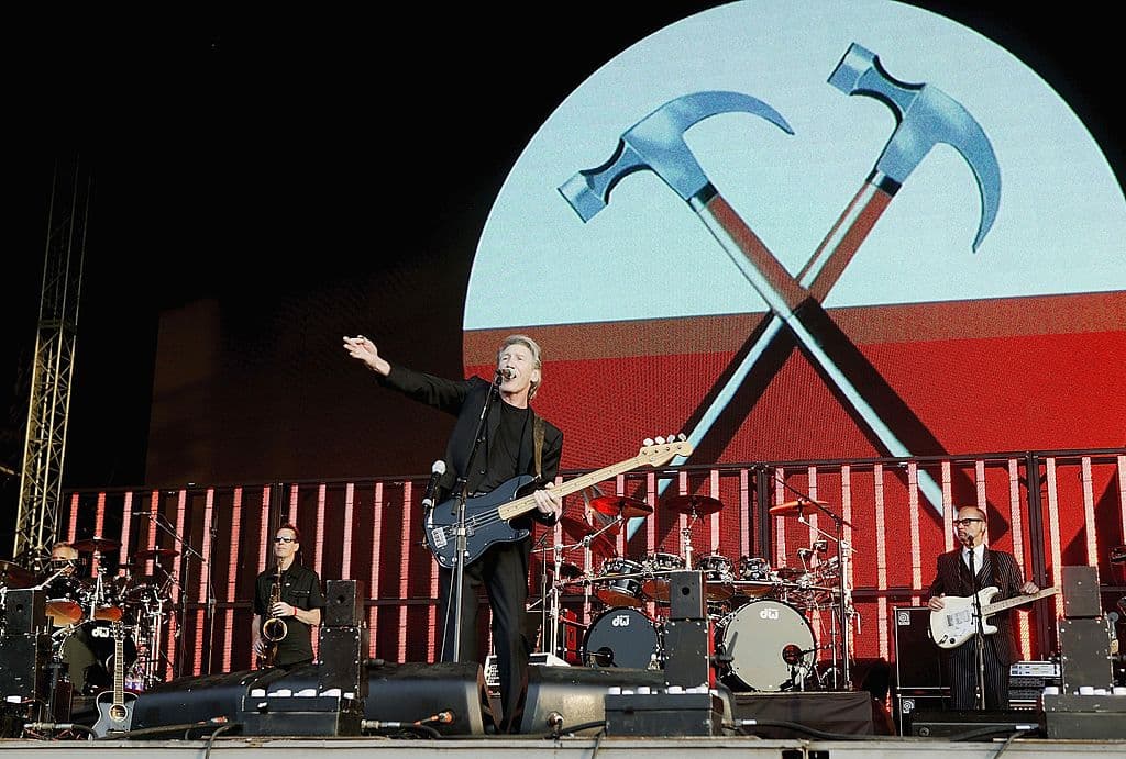 Pink Floyd, una de las agrupaciones más importantes en la historia del rock, tuvo su turno al bate en 1994. 
<br>