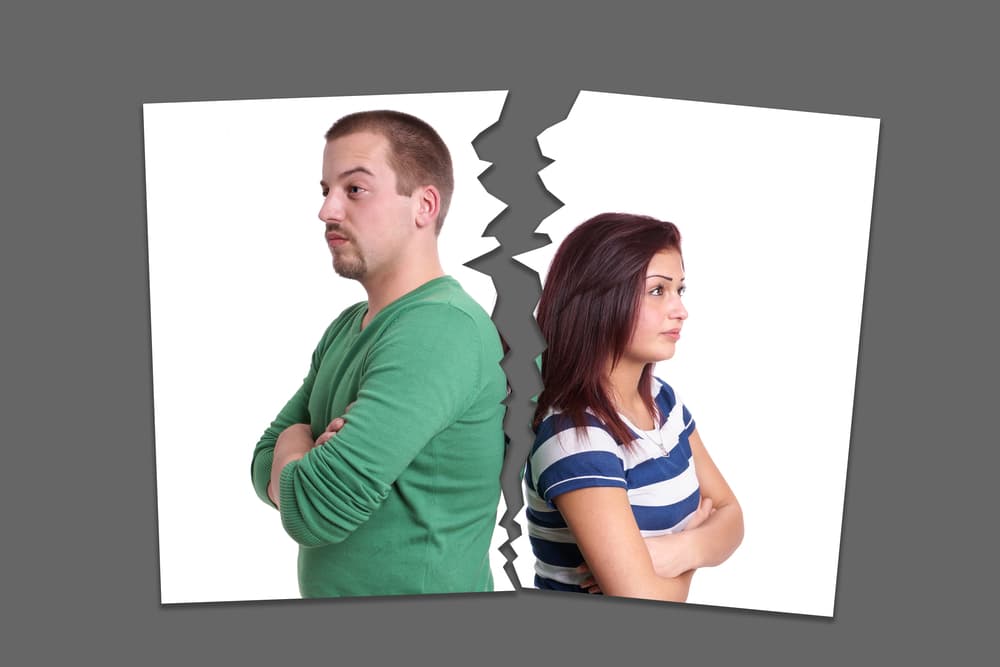 Si te dejaron, te enfurece tanto que planearás venganza contra tu ex, sobre todo si notas que te mintió o engañó. Quisieras que se arrepientan de haber jugado contigo y tu tiempo y te asegurarás de hacerlo aunque sea lo úuultimo que hagas. Así que lo más seguro es que TODOS tus ex te tengan pavor.