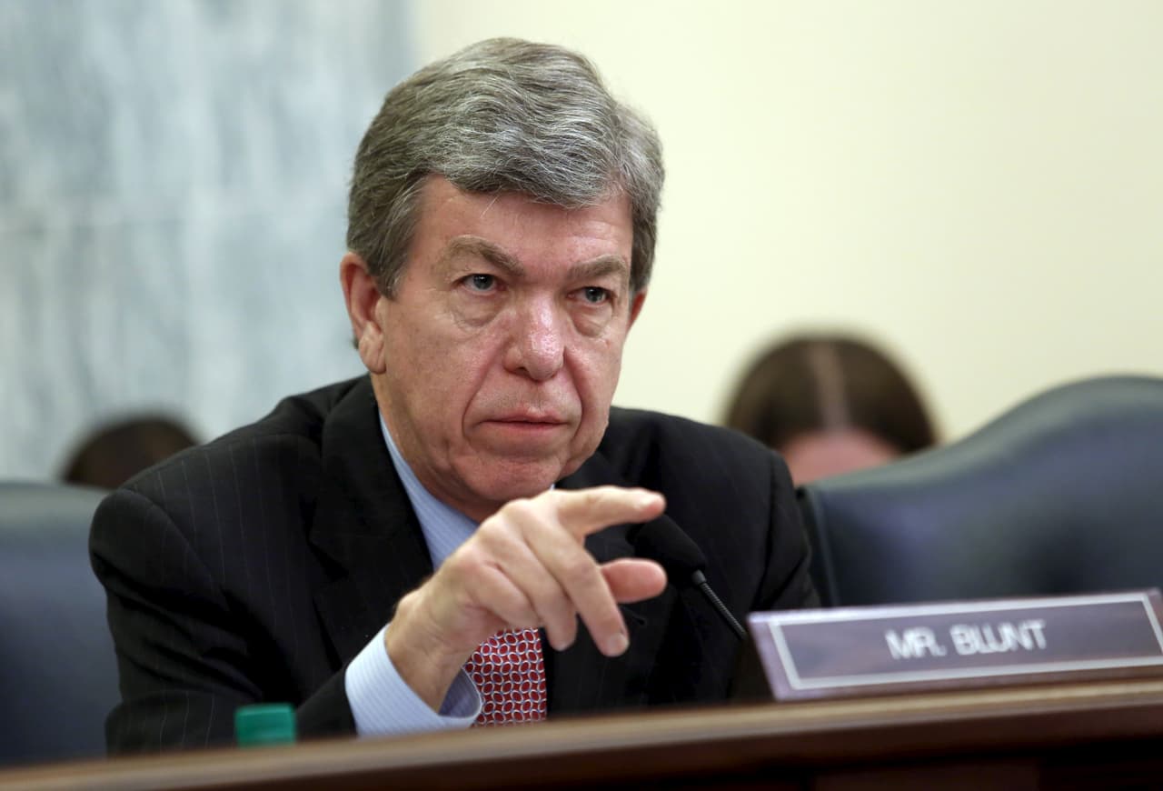 <b><a href="http://www.blunt.senate.gov/public/">Blunt, Roy, por Missouri:</a></b> 33,100 dólares.
<br>