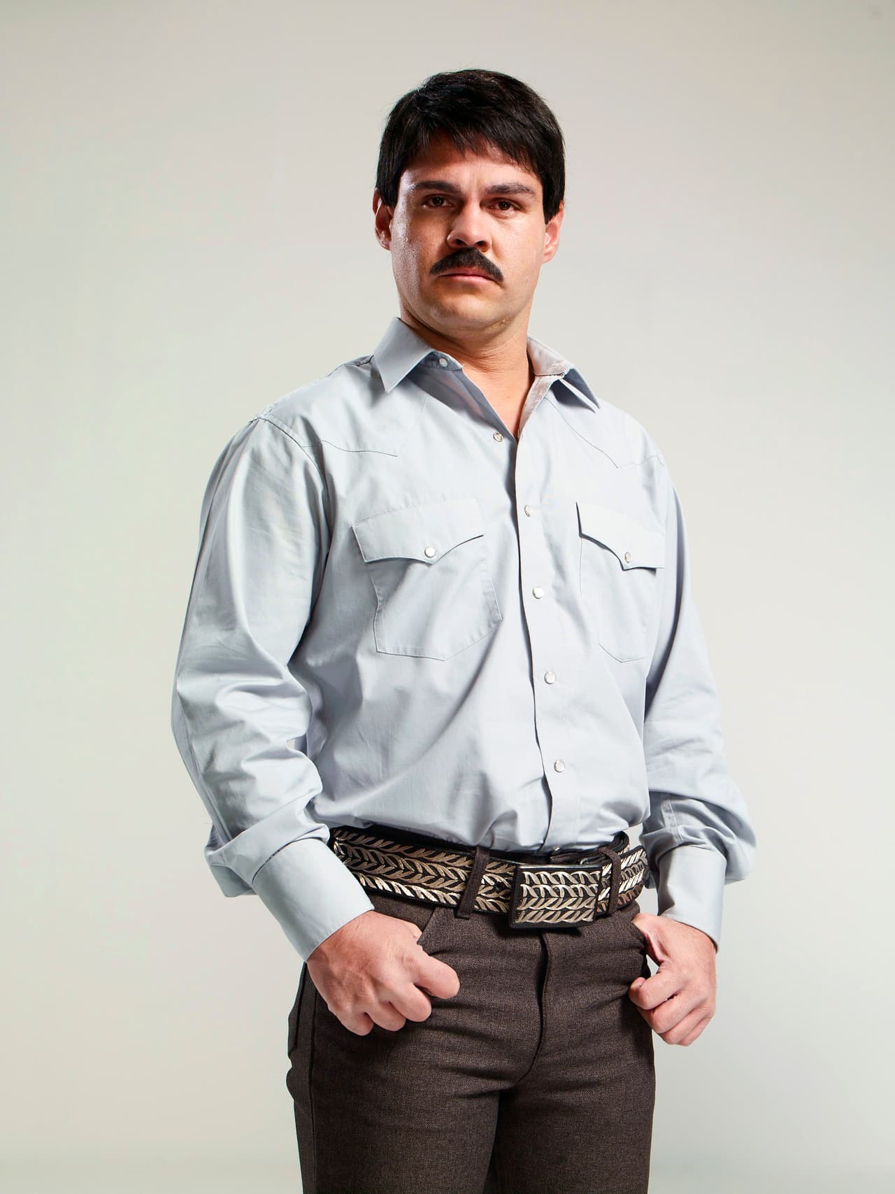 <b><a href="http://www.univision.com/series/el-chapo/marco-de-la-o-es-joaquin-el-chapo-guzman-en-el-chapo">Joaquín Guzmán Loera</a></b> se convirtió en uno de los narcotraficantes más poderosos de todo el mundo. Creció en la pobreza, por eso su mayor sueño en la adolescencia era ser el patrón más poderoso del negocio del narco. Gracias a que cumplió su meta, convirtió al Cartel de Sinaloa en la organización criminal más poderosa del planeta.