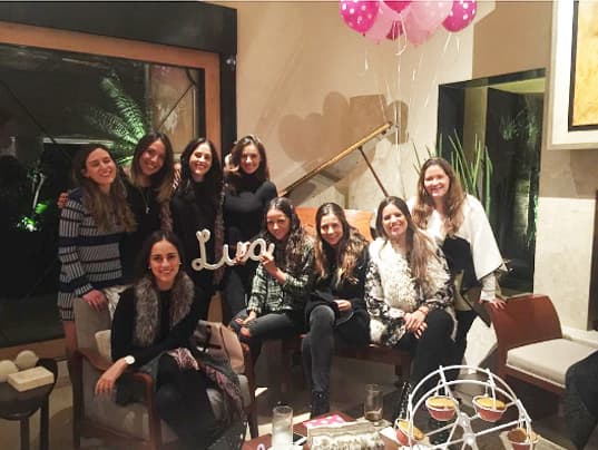 Amigos y familiares de la actriz organizaron un baby shower en octubre.