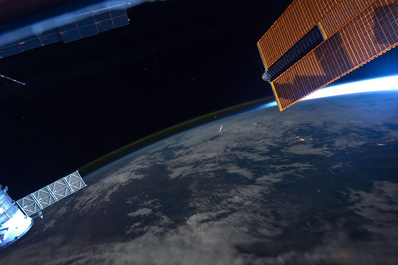 El pasado fin de semana alcanzó su máximo apogeo, especialmente entre la noche del domingo y el lunes. Meteoros desde la Estación espacial internacional el 12 de agosto de 2018.