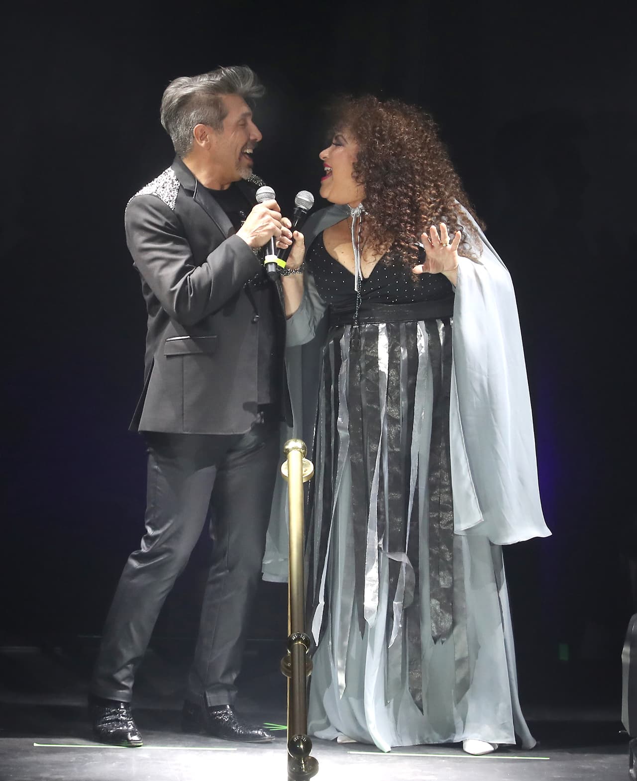 “Llevo 44 años con mi mujer, siempre construyendo la familia y construyendo el amor”, agregó.