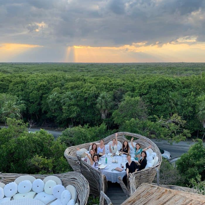 Lo que sí compartió fueron los momentos que vivió en su 
<b><a>despedida de soltera en Tulum, México</a></b>
<a>,</a> la cual se llevó a cabo en marzo de 2020. Grandes amigas la acompañaron, entre ellas varias famosas como Grettell Valdez, Iliana Fox, Adriana Louvier y Rocío Verdejo.