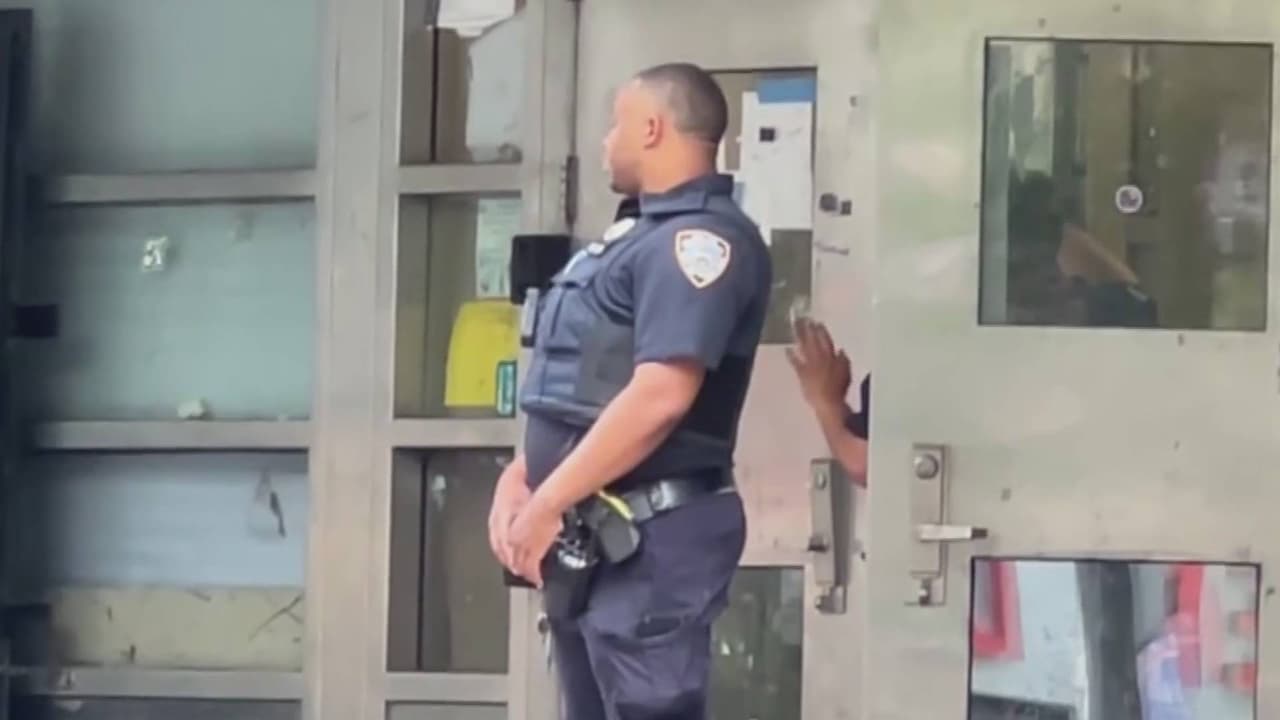 Pelea en un edificio de NYCHA termina en doble apuñalamiento en El Bronx: esto es lo que se sabe