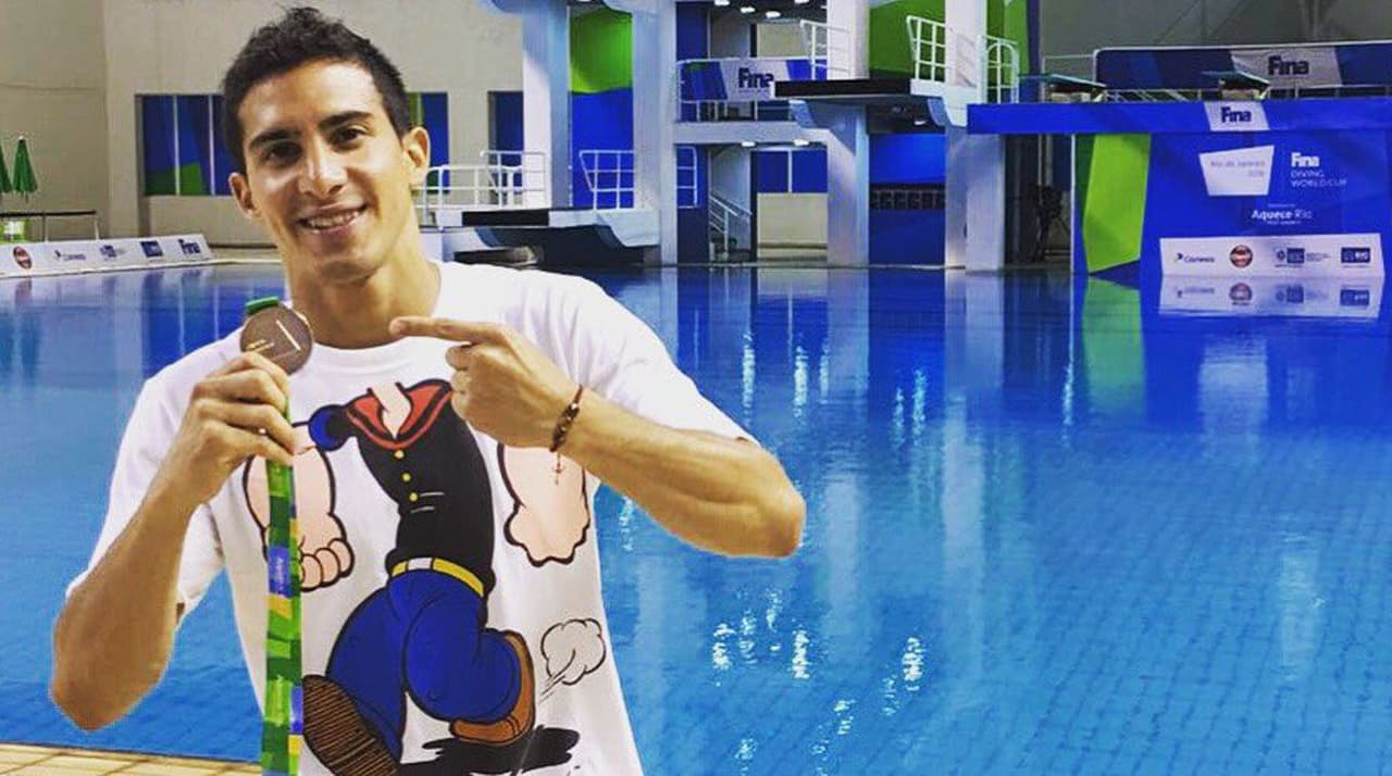 El clavadista mexicano Rommel Pacheco cambiará la fosa de clavados por la pista de baile de Mira Quien Baila.