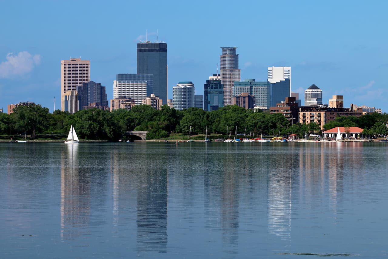 <h3 class="cms-H3-H3">3. Minnesota</h3>
<br>
<br>🌡️ 
<b>Cambio en la temperatura promedio de 1895 a 2021:</b> +14.8%
<br>
<br>🌡️
<b> Temperatura promedio 2021:</b> 44.3º F (6.8º C).
<br>
<br>🌡️ 
<b>Temperatura promedio 1895: </b>38.6º F (3.6º C).
<br>