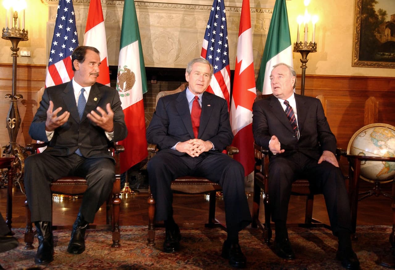 El presidente mexicano Vicente Fox y el primer ministro canadiense Paul Martin fueron invitados al rancho del presidente George W. Bush. 
<br>
<br>Esta reunión informal fue el inicio de la costumbre de discutir periódicamente al más alto nivel los temas de las relaciones entre los tres países, especialmente las referentes al tratado de libre comercio NAFTA, rebautizado como USMCA/T-MEX en 2020.
<br>
