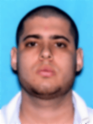 El FBI ofrece una recompensa de hasta $ 10,000 por información que de con el paradero de 
<b>Jonathan David Cifuentes</b>, quien es buscado por su presunta participación en un tiroteo el 5 de abril de 2015.
