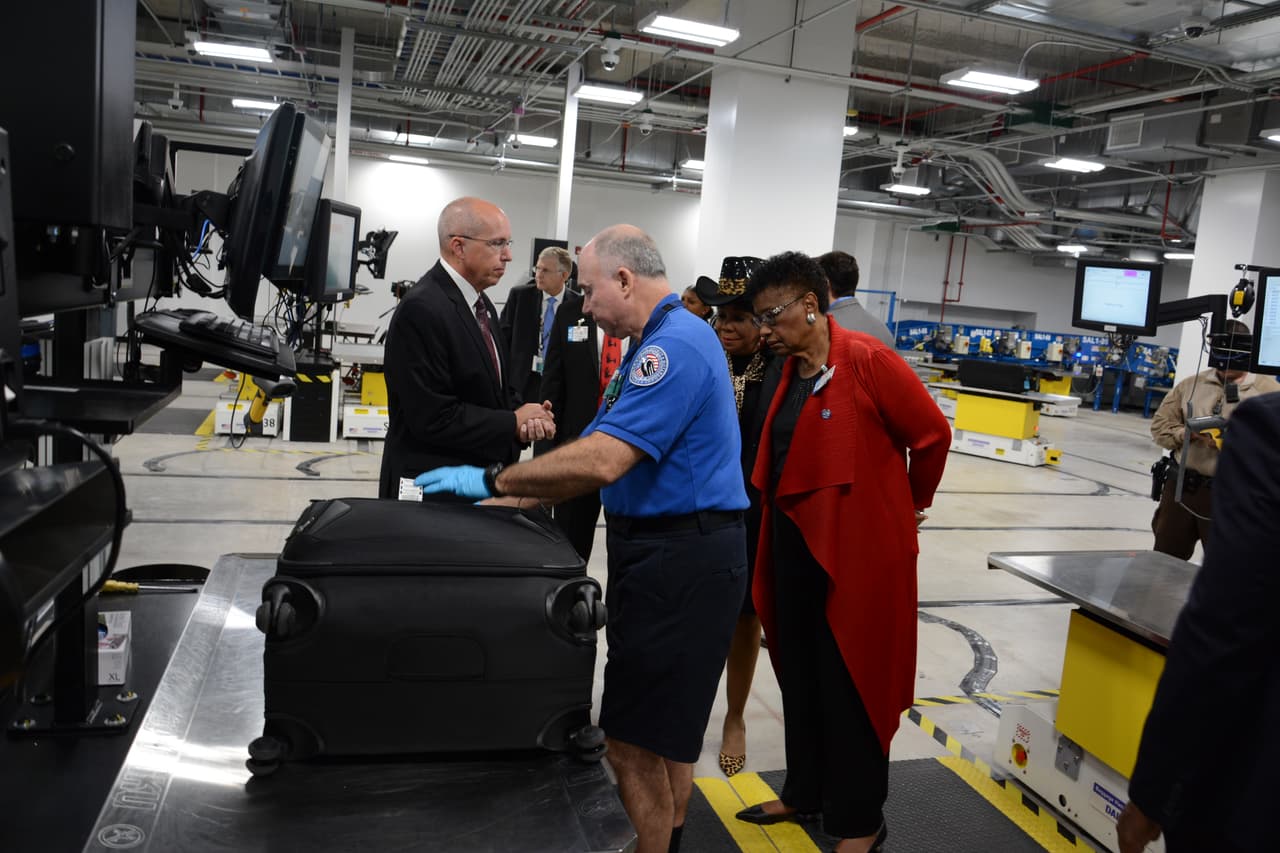 En el 2019 se espera que pasen por el aeropuerto de Miami, 46 millones de pasajeros, y para el 2040 se espera que la cifra haya alcanzado los 77 millones.