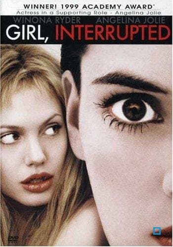 Sin duda, la película "Girl, Interrupted", protagonizada por Angelina Jolie y Winona Ryder, significa un parteaguas para la exesposa de Brad Pitt. Gracias a su actuación, la actriz ganó el Oscar a "Mejor Actriz de Reparto" durante la entrega del año 2000.