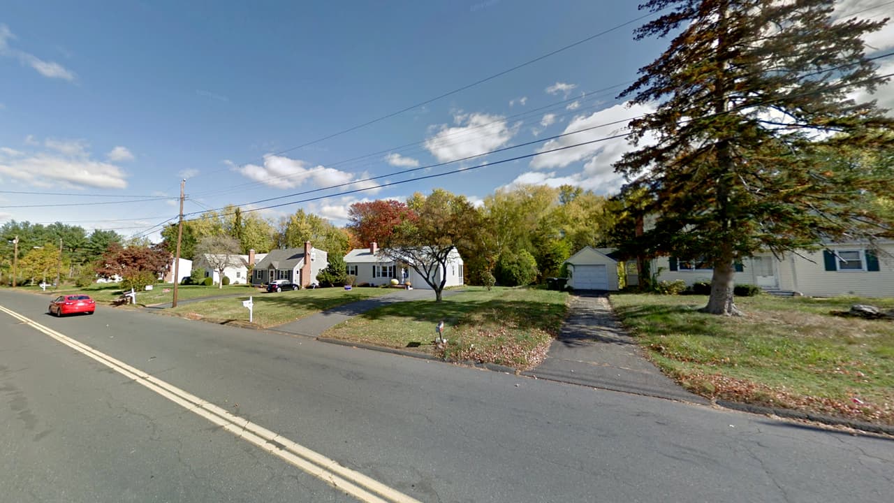 <b>Connecticut: Wethersfield. – Obtuvo 71.39 de 100 puntos dentro de las mejores ciudades de clase media para vivir.</b> Está ubicada en el condado de Hartford y es considerado uno de los lugares con más historia del estado, algunas de las casas son anteriores a la Guerra Civil. Actualmente es una metrópoli segura, con museos y galerías de arte para disfrutar en familia. 
<br>