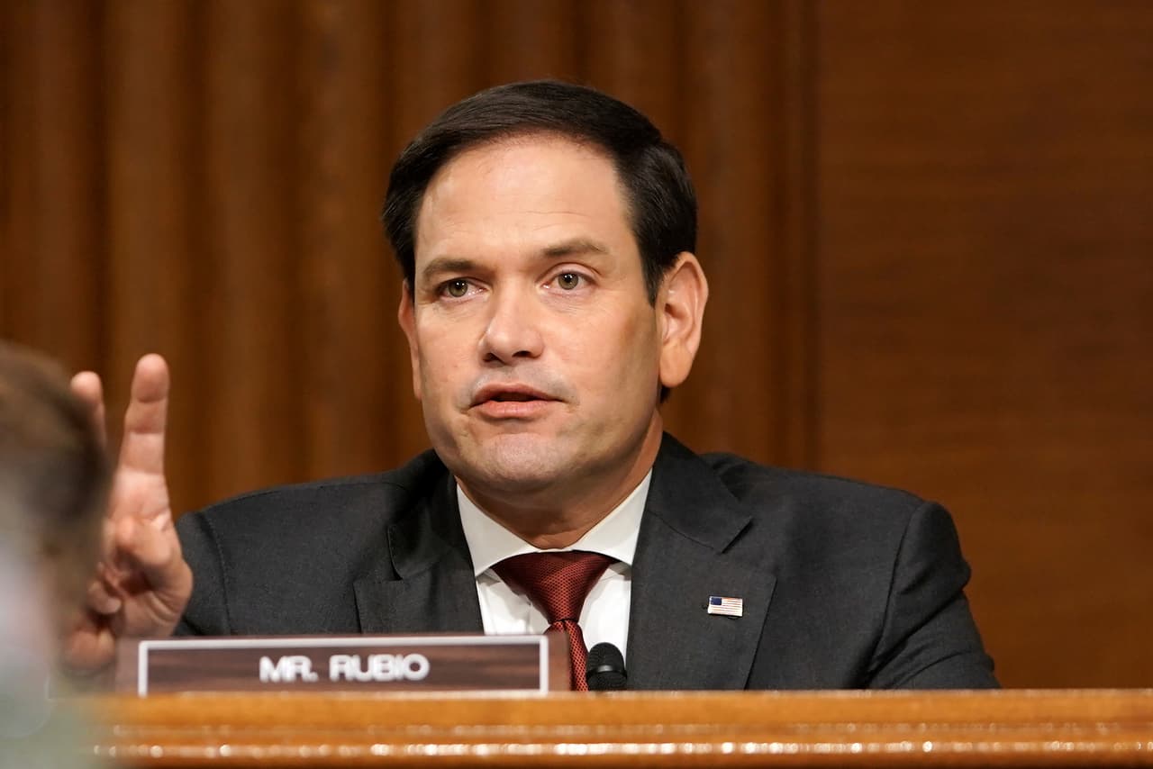 <b>Marco Rubio.</b> “Tomarse días para contar los votos emitidos legalmente NO es fraude y las impugnaciones judiciales de los votos emitidos después de la fecha límite legal de votación NO es una supresión”, 
<a href="https://twitter.com/marcorubio/status/1324001813180391424"><u>tuiteó el senador</u></a> el 4 de noviembre.