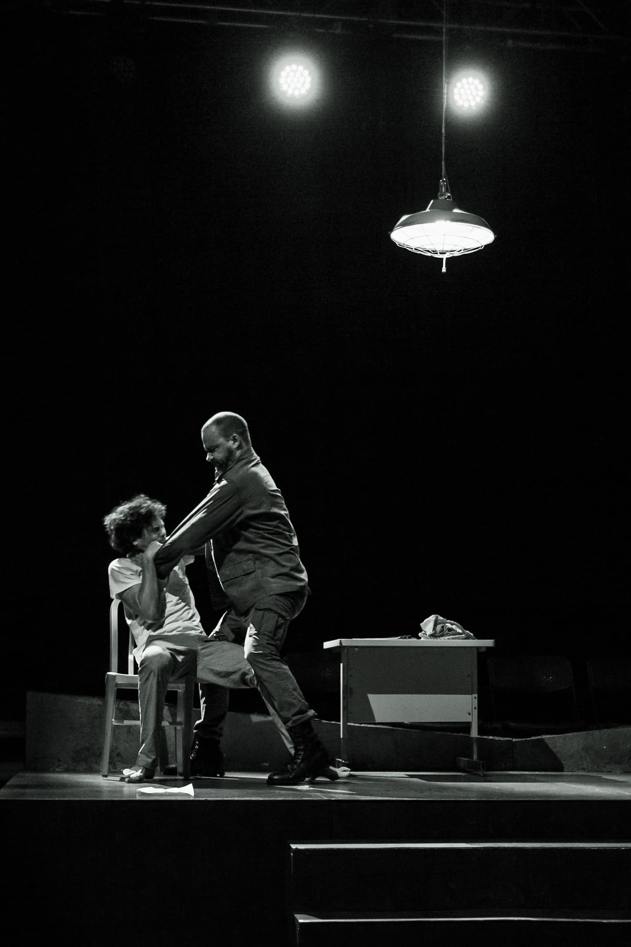 "Las paredes oyen" se presentó en el Westchester Cultural Center en abril de 2023, luego en septiembre de ese año en el Museo Americano de la Diáspora Cubana.
