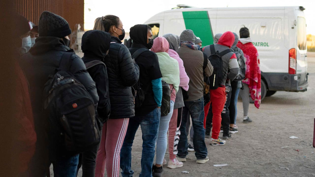 El gobierno de Biden ultima detalles de plan migratorio que reemplazará al Título 42