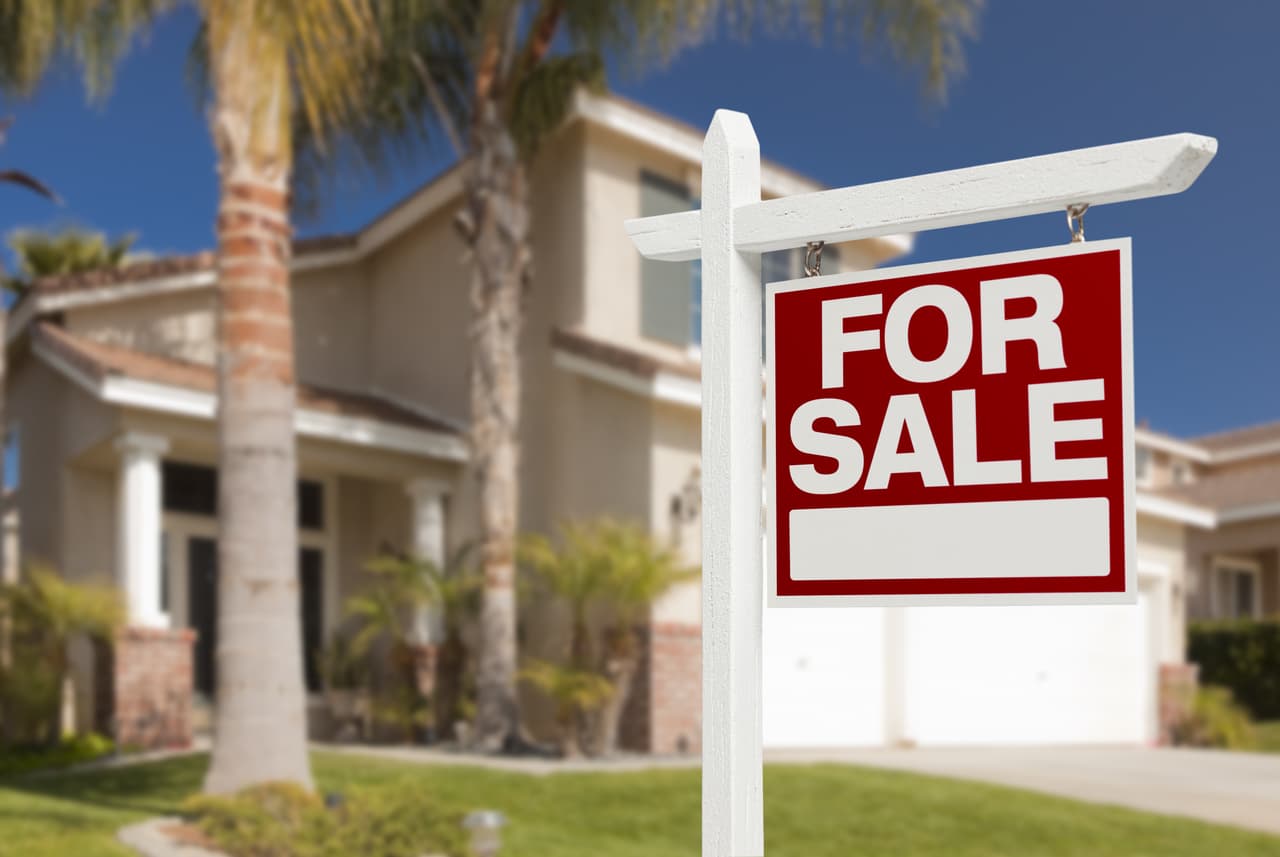 <h3 class="cms-H3-H3">¿Y si eres indocumentado?</h3>
<br>
<br>Las personas indocumentadas también pueden comprar una casa en California. “Si tú tienes un número de ITIN, sí puedes comprar una casa en California. Hay bancos que te prestan el dinero. El detalle es que vas a tener que dar mucho más depósito y también quizás el interés va a ser un poco más alto. Pero la posibilidad está y hay bancos”, explicó Guamán.
