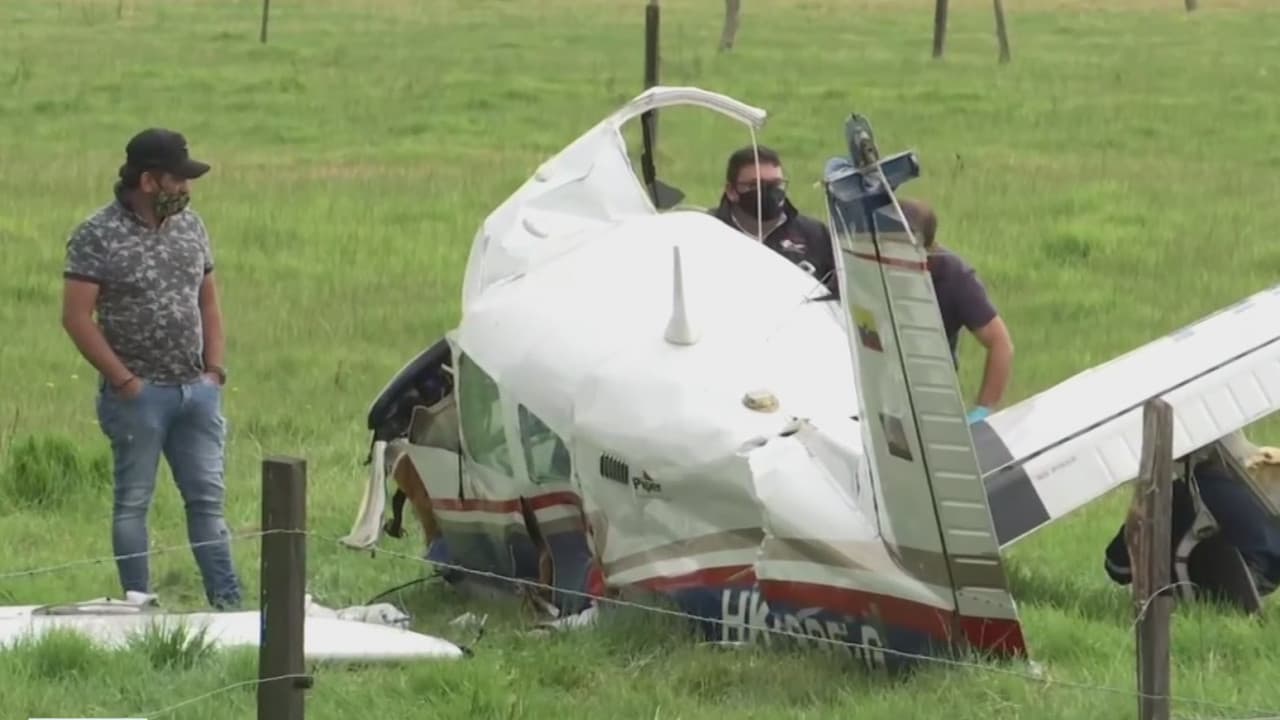 <b>Un bebé fue el único sobreviviente de accidente aéreo: sus padres y la niñera murieron.</b>
<br>
<br>Unos campesinos encontraron al niño de un año de edad entre las partes descompuestas de la avioneta. Al parecer, su madre lo protegió al colocarse en posición fetal como dictan los protocolos de seguridad en este tipo de accidentes. Ocurrió en Ubaté, Colombia.