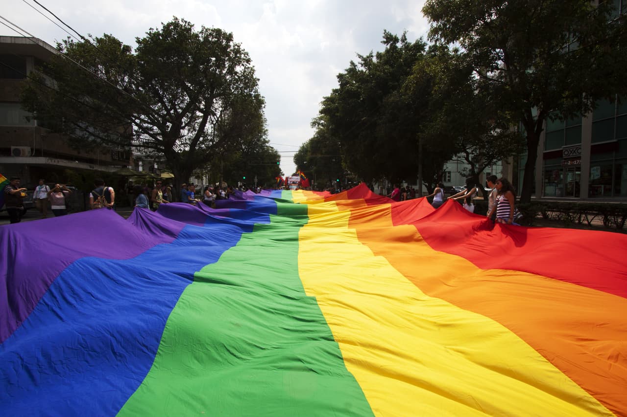 "No más homofobia": exigen justicia por el asesinato del activista LGBT Jonathan Santos en el occidente de México 