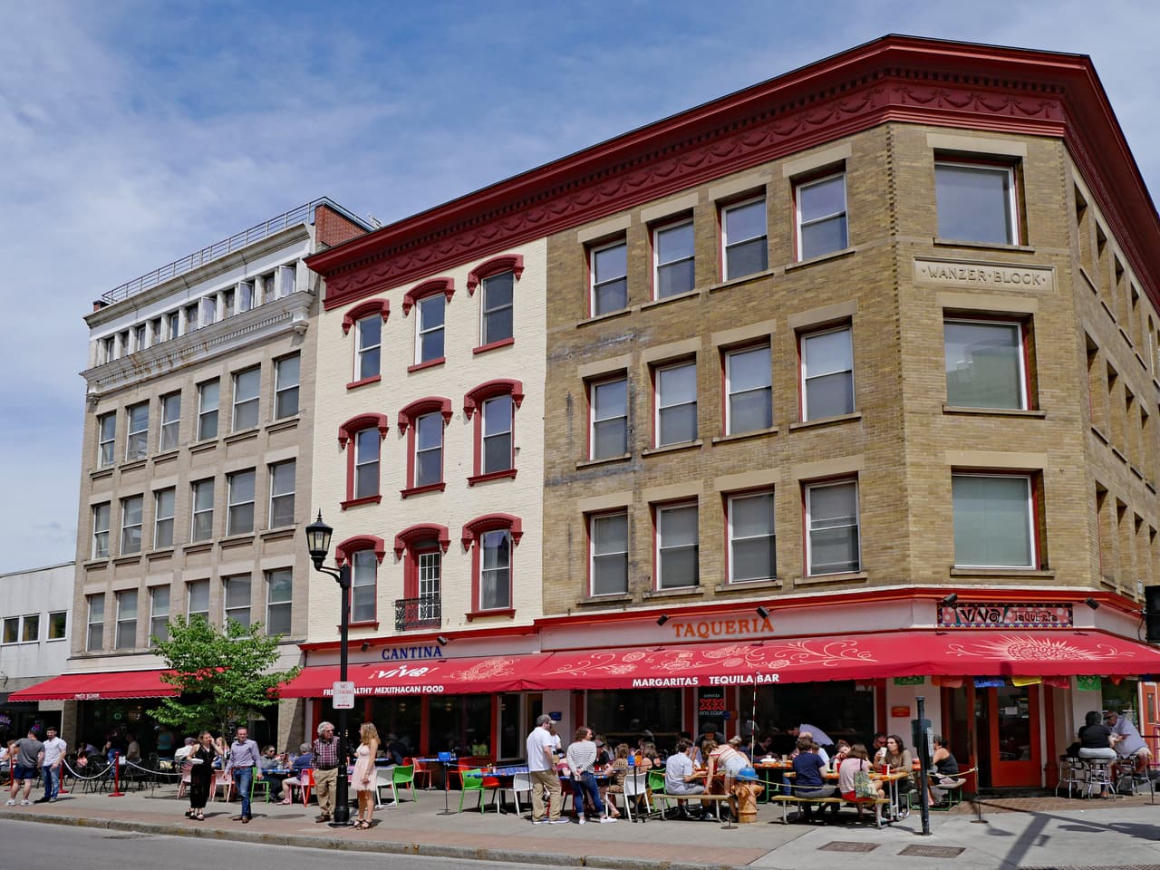 <b>Puesto 19: Ithaca, Nueva York.</b> Tiene el séptimo gasto total más alto por estudiante en las escuelas públicas, 21,220 dólares por cada alumno inscrito. Tiene la sexta mayor proporción de residentes con un título de licenciatura o superior: 51,9%.
<br>