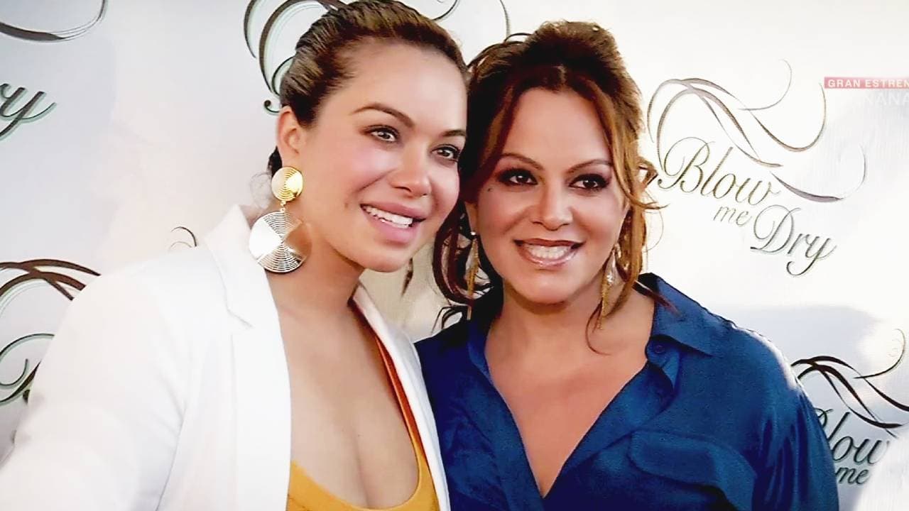 Chiquis reacciona a las acusaciones sobre haber querido atentar contra su madre