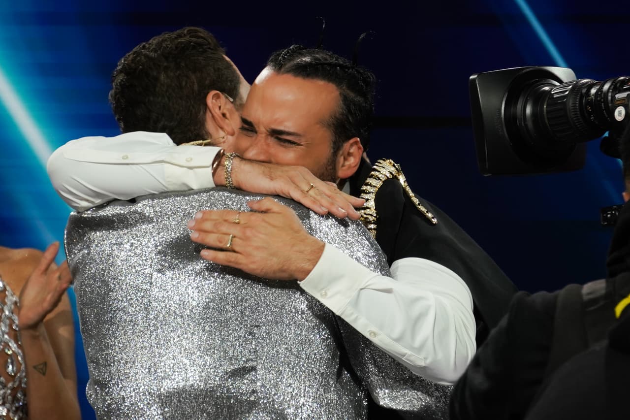 El primer 'diablito' se mostró muy conmovido al ver a su novio Juanpa Serrano, lloró y al mismo tiempo se le vio feliz por reencontrarse con él.