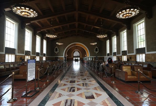 Union Station, uno de los centros de transporte más importantes de California en Los Ángeles prest´o servicio solo a pasajeros con boletos y no aceptó viajeros de último momento.
<br>