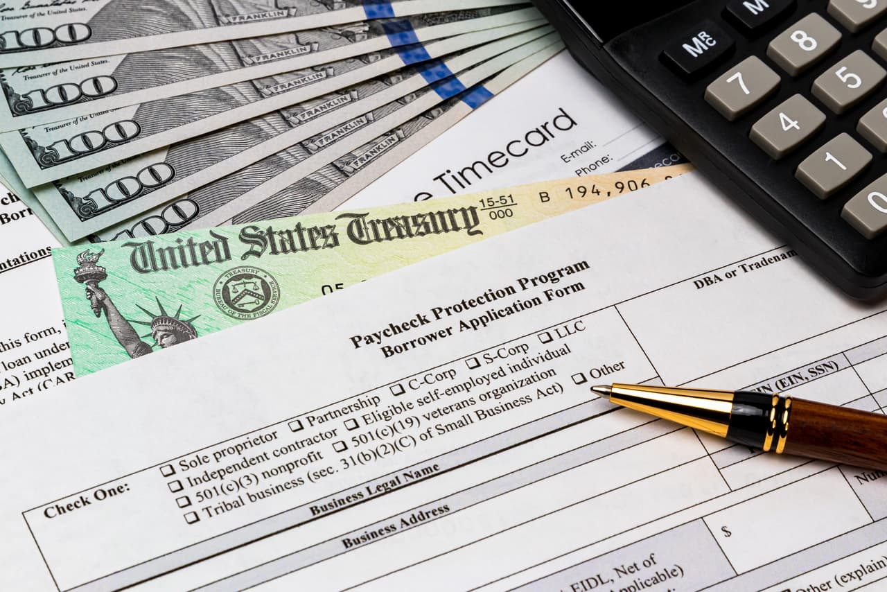 5. Denuncie el robo de su identidad o de sus beneficios por desempleo a la linea del Contralor al 1-888-672-4555.