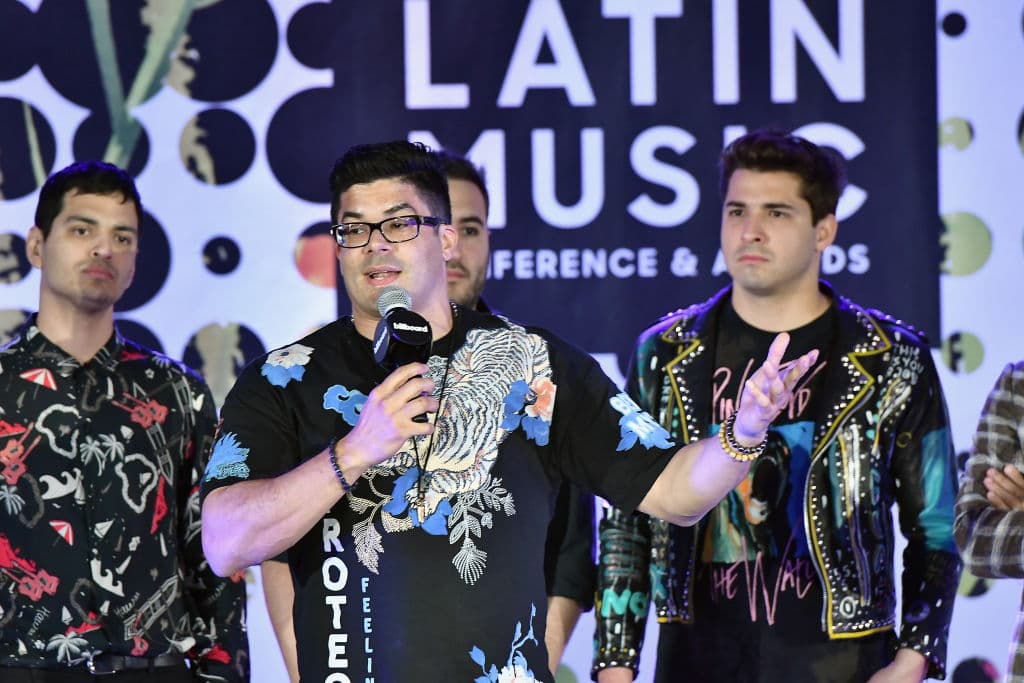 En agosto del 2018, el cantante puertorriqueño 
<b>Jerry Rivera</b> se presentó en Ecuador, pero sufrió una durísima caída, aunque no fue culpa de él.