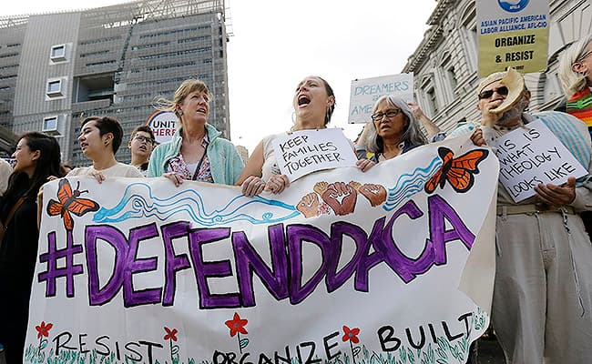 Lanzan contraofensiva legal para mantener vivo programa DACA que protege a unos 600,000 'dreamers'