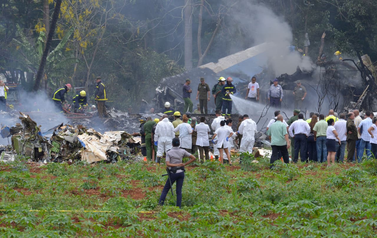 Por el momento se desconoce el número de víctimas. Sin embargo, el diario oficial del Partido Comunista Granma habló de 
<b>tres pasajeros que sobrevivieron al accidente y que están en estado crítico.</b>