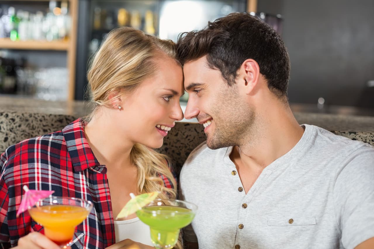 Una salida romántica en pareja, de preferencia a la luz de las velas, con bailes sensuales, pero donde lo que importa más es lograr una conexión íntima con un 
<b>CAPRICORNIO</b>, los hará caer.