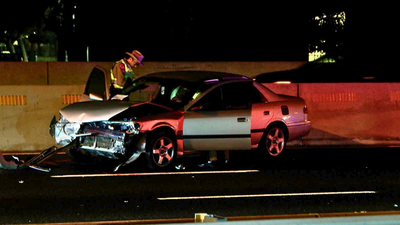 <b>El trooper fue trasladado de inmediato al <a href="https://www.texashealth.org/Locations/texas-health-plano" target="_blank">hospital Plano Presbyterian</a>, donde permanece en estado crítico</b>. Mientras tanto, los carriles hacia el norte de la autopista continúan cerrados la mañana de este lunes desde Keller Springs Road a medida que las autoridades llevan a cabo 
<b>una investigación detallada de los hechos.</b>