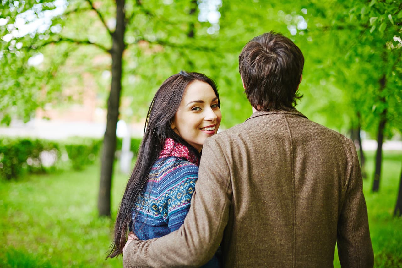 <b>Cáncer</b>
<br>Tu pareja tiene que tocar mucho. Tú eres un signo muy táctil que necesita el abrazo, la palabra amorosa constante, el contacto de la piel directo. Asimismo una pareja que sea comprensiva y sensible. Al mismo tiempo buscas a la persona hogareña, amante de la familia, los hijos, los domingos en casa alrededor de una barbacoa.
