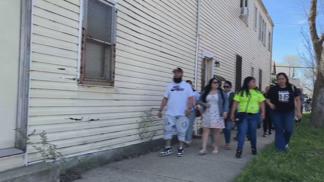 Residentes tomaron las calles del Barrio de las Empacadoras este lunes 15 de abril.