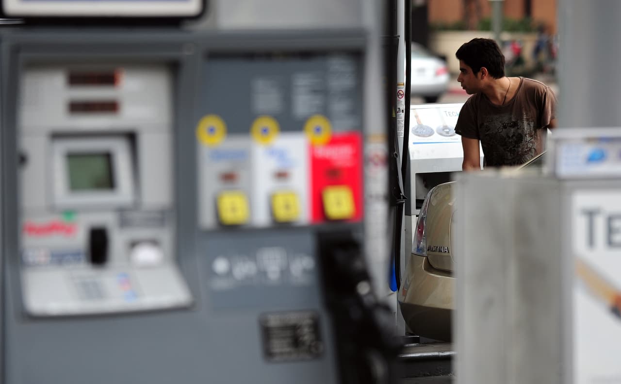 Lo que más preocupa a los conductores que además de los aumentos fluctuantes dependiendo a factores como la guerra entre Rusia y Ucrania, el precio del petróleo y la demanda, en California los 
<a href="https://www.univision.com/local/los-angeles-kmex/aumenta-precio-gasolina-california-1-julio">impuestos a la gasolina son los más altos en todo EEUU.</a>