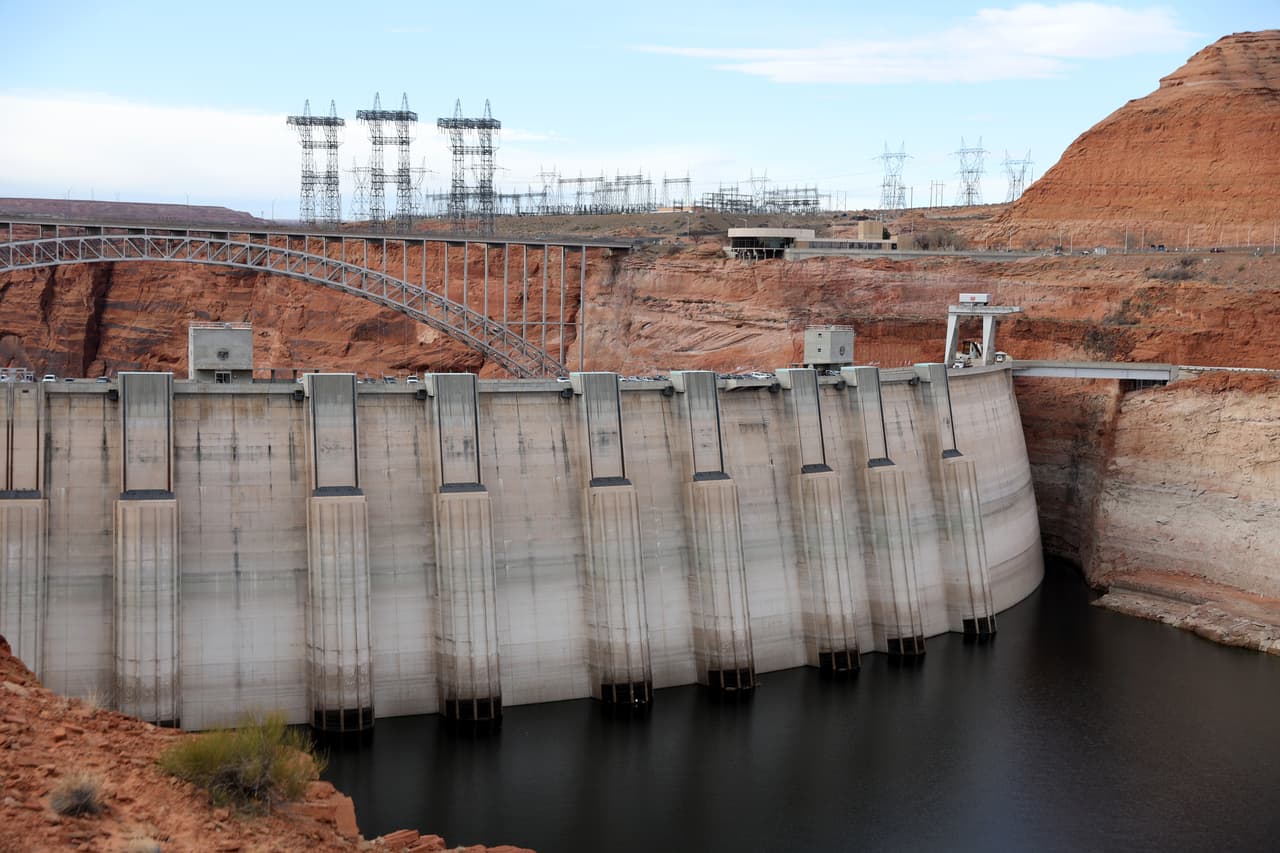No sólo es un centro recreativo, Lake Powell también suministra agua a cerca de 40 millones de personas de siete estados del país, entre ellos, Arizona.