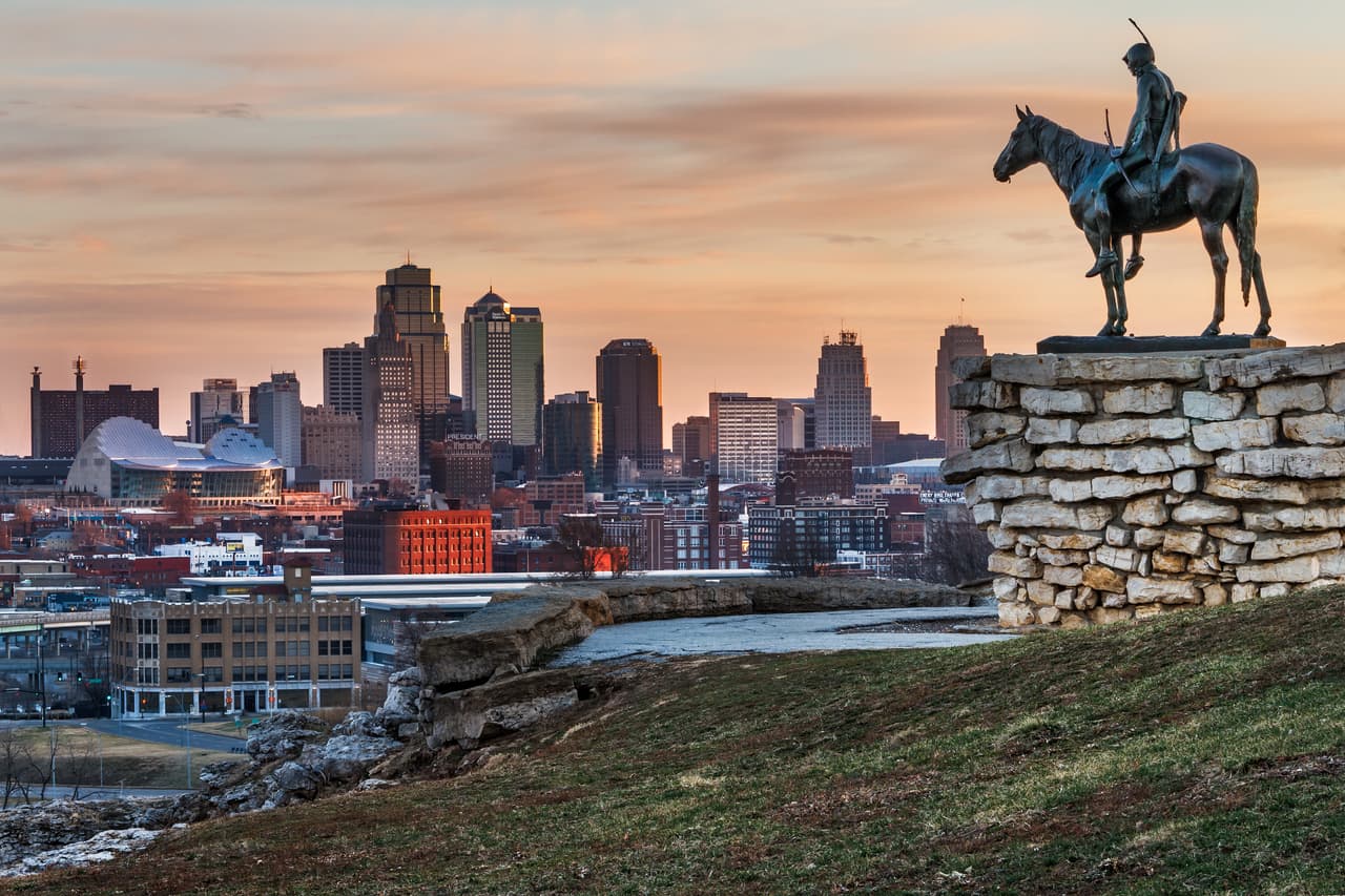 Kansas City, en Missouri, también está dentro de las ciudades grandes más asequibles.