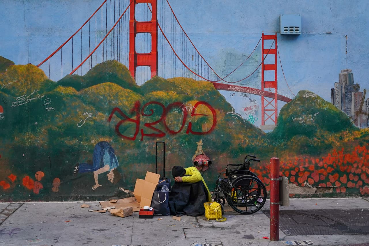 Personas sin hogar no podrán dormir en las calles como permitía San Francisco, según la Corte Suprema 