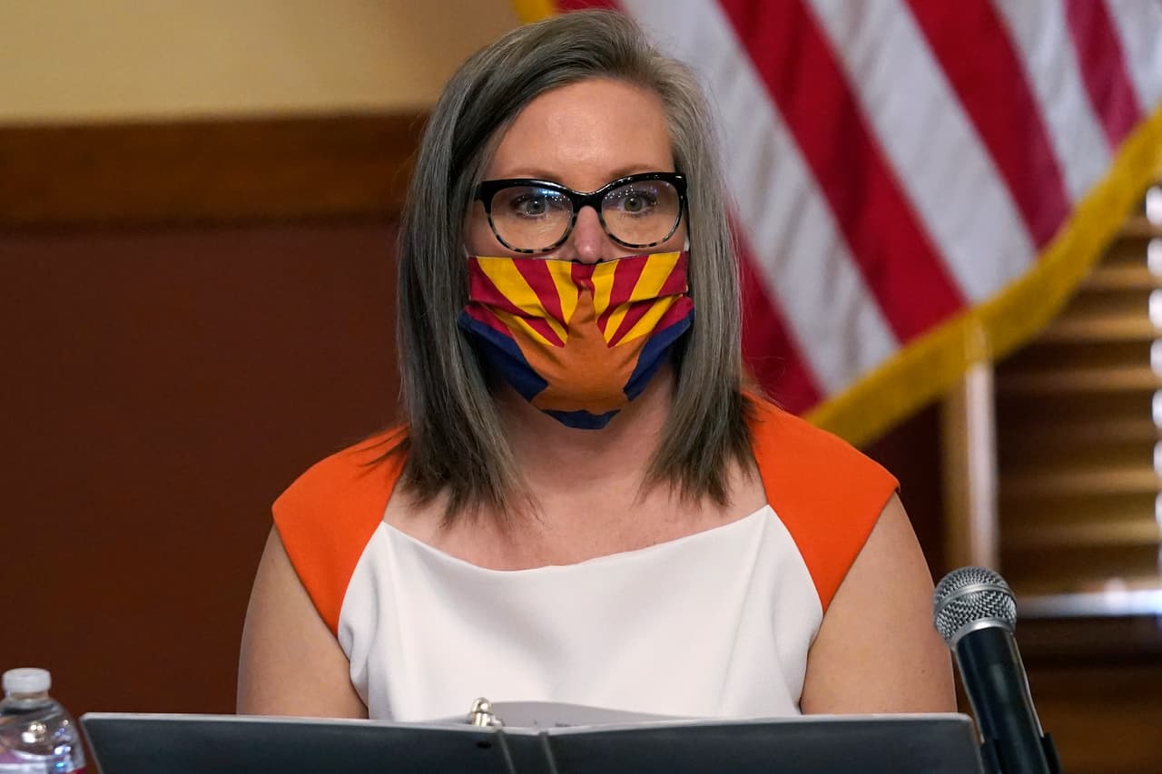Secretaria de estado de Arizona pide ampliar los derechos al voto y critica las propuestas electorales republicanas