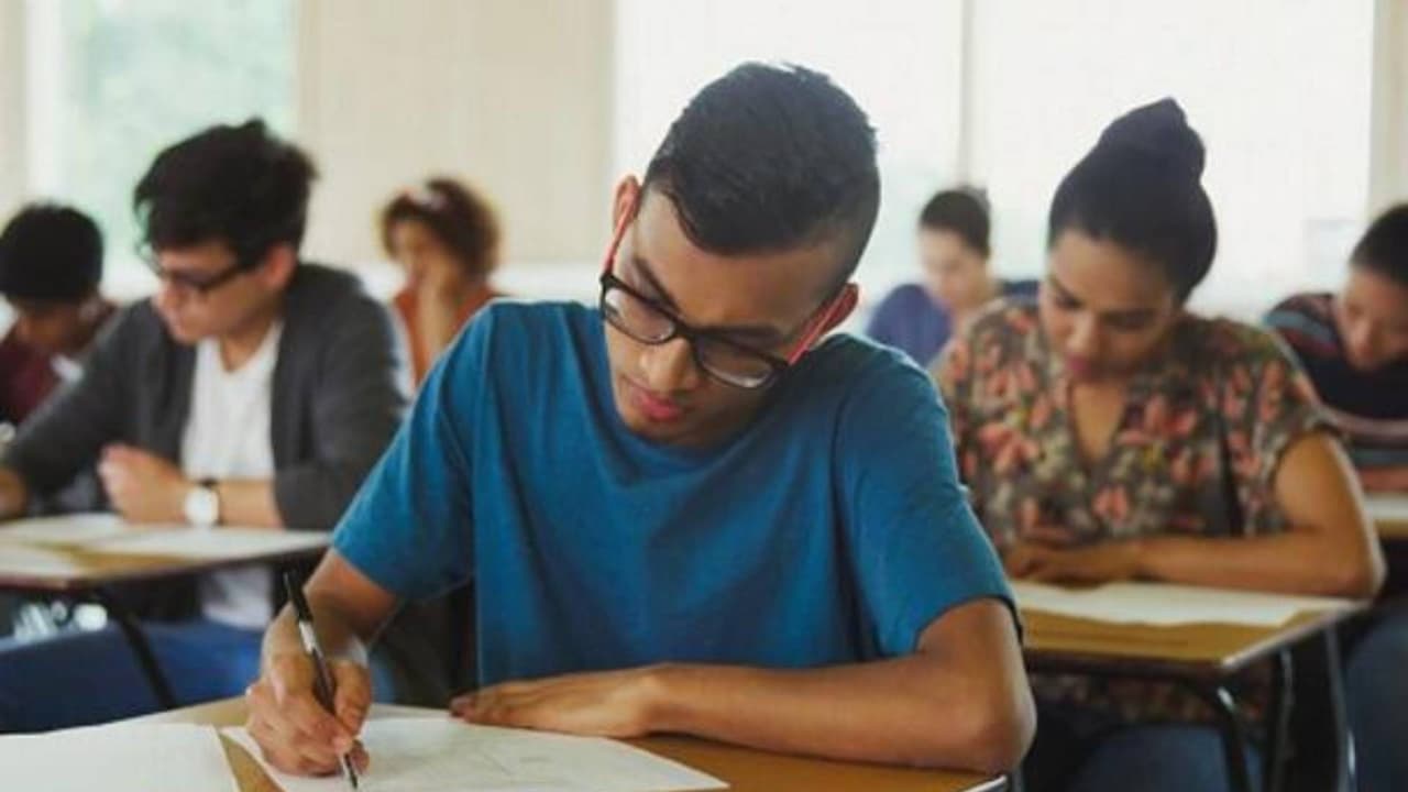 Prohíbe Texas reducir tarifas a la matrícula estatal de estudiantes indocumentados
