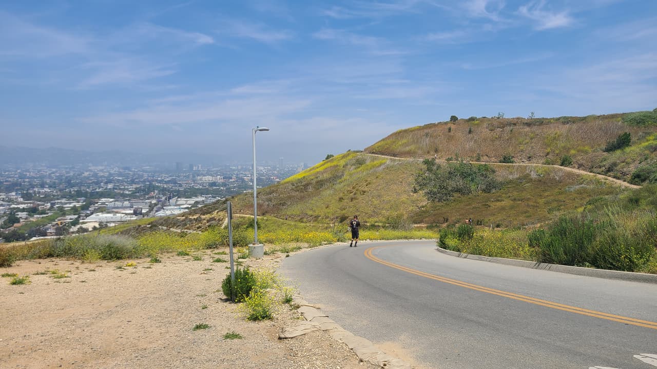 El sendero llamado Park to Playa conecta parques desde la zona de Crenshaw hasta el océano Pacífico.