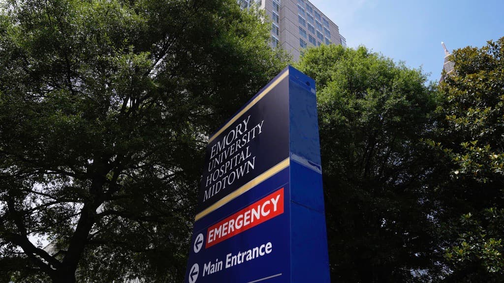 Un hospital mantiene viva a una mujer con muerte cerebral para llevar su embarazo a término ante la prohibición al aborto de Georgia